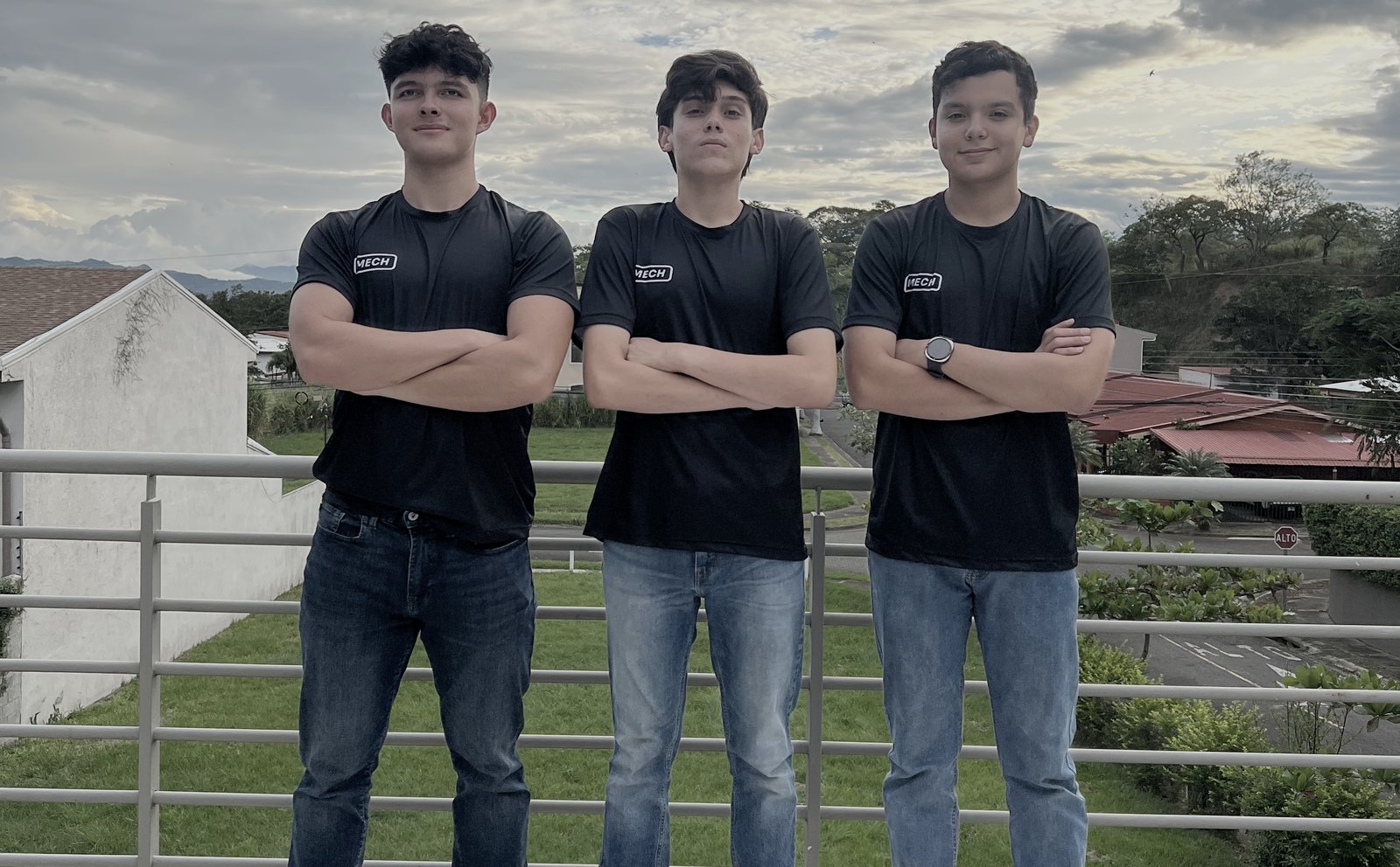 El equipo de MECH: Leonardo Ramírez, Jimmy Jara y Alejandro Ramírez