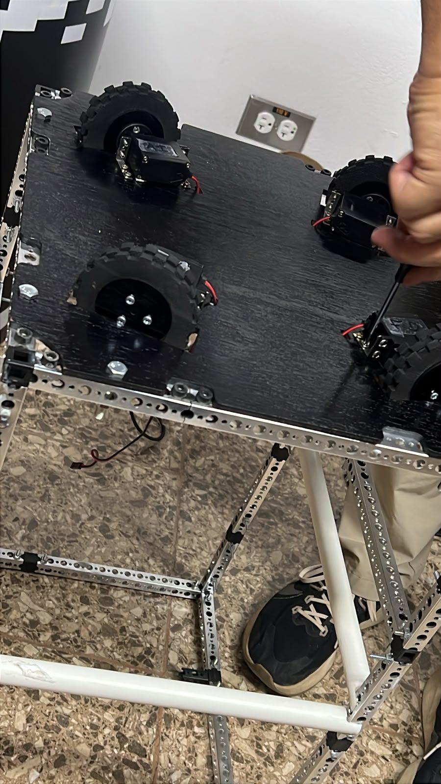 Nuevo sistema de movimiento de MECH-3 con sus ruedas
