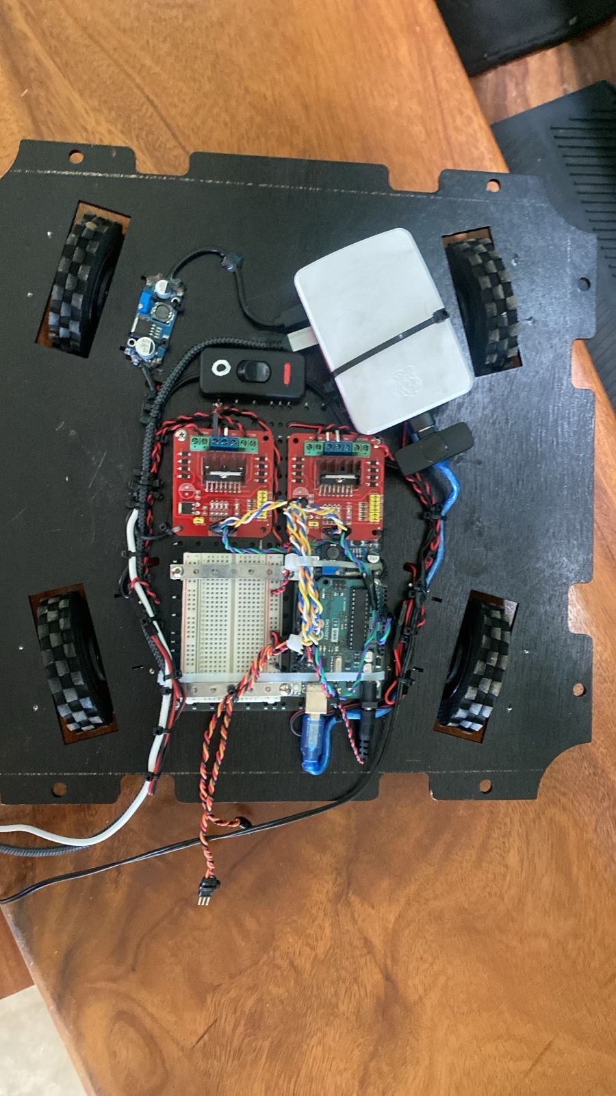 Nuevo circuito de MECH-3 con drivers, protoboard y Raspberry Pi