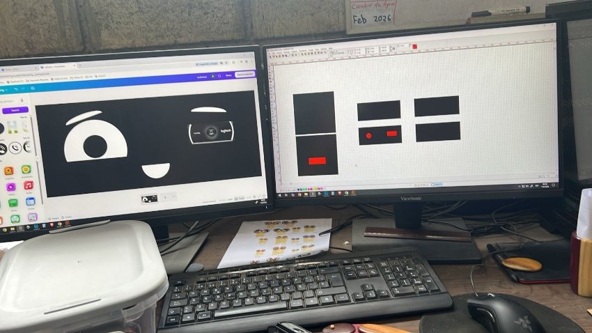 Rediseño de la cara del robot en la pantalla de la computadora